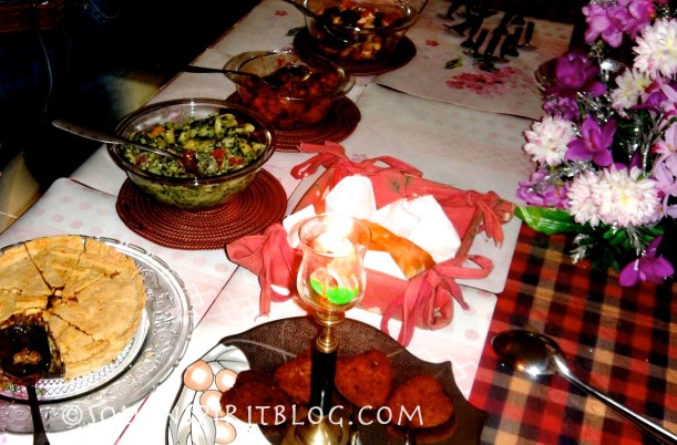 Isn't the scarlet bread basket looking more appealing in the candle light !